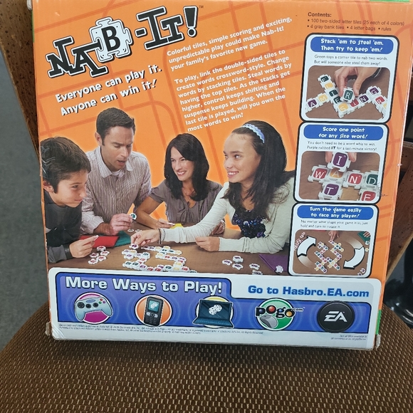 NEW 2009 Hasbro NAB-IT! The Family Game Of Stolen Words - Picture 3 of 8